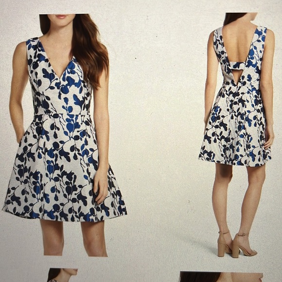 Betsey Johnson Fit & Flare Blue White V Neck Floral Mini Dress With Pockets - Picture 1 of 5
